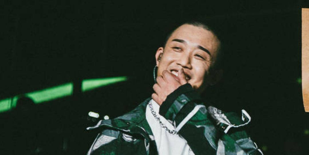 gai的儿子满月照上线,画面里的柚柚一脸可爱_网友_妻子_因为