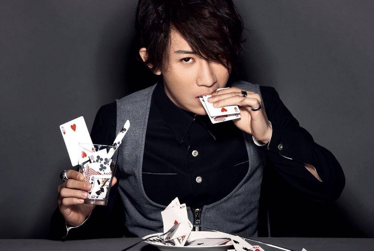 刘谦:让魔术"扎根"春晚,自己却销声匿迹,他到底做错了什么?_表演_父母