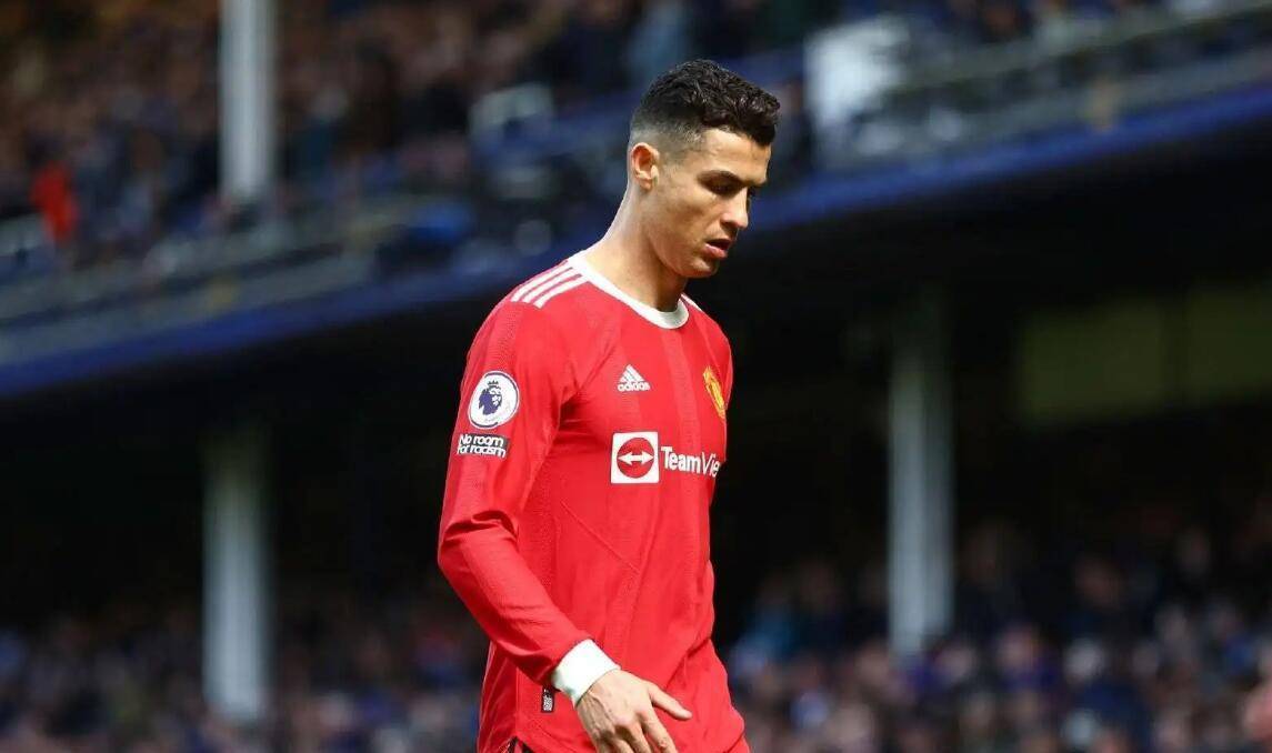 c罗重返曼联一线队集训,俱乐部为何不一棍子打死?