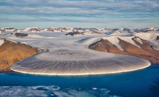 地球早期的"原始海洋"是什么样子的,它和现在的海洋一样吗?