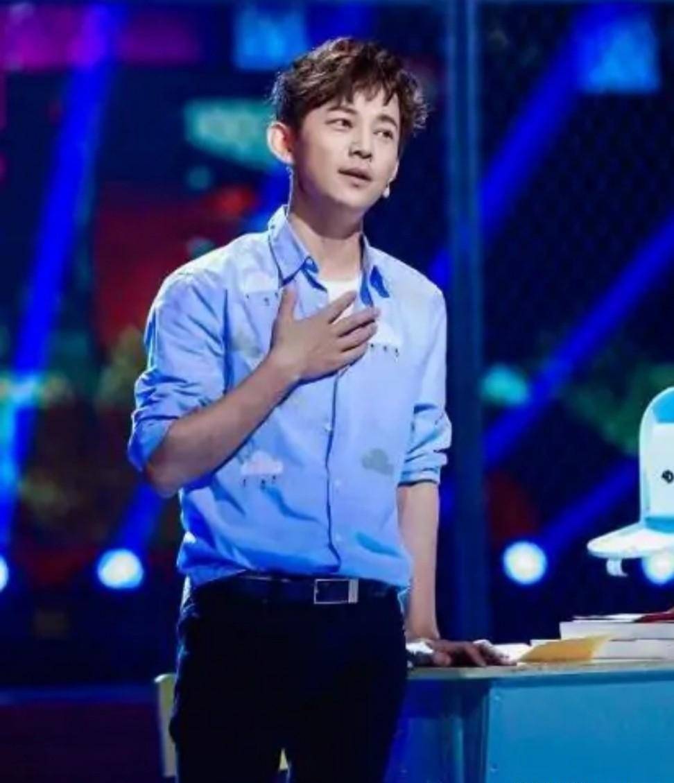 何炅人设崩塌?人缘王成孤寡?