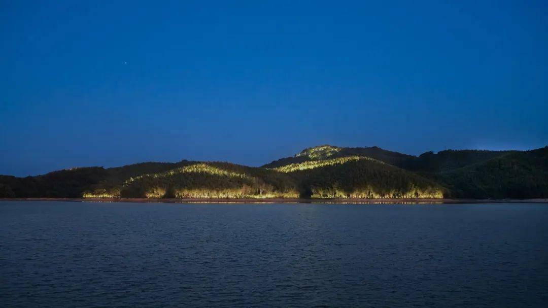 天目传情光为笔,溧阳天目湖夜游画廊亮化 | a · 分享_山水_山体_夜景