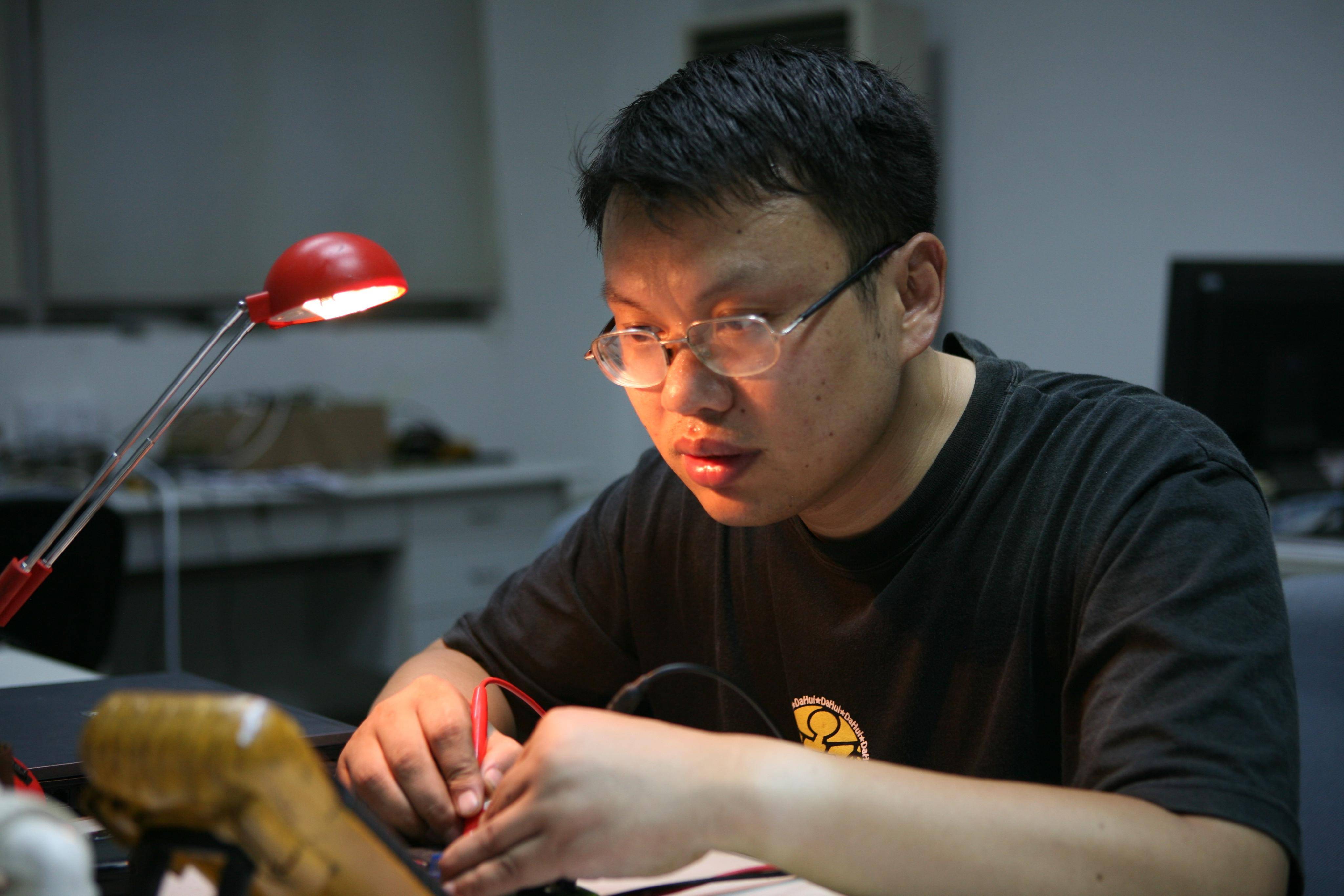 工匠汇·第一批中国纺织大工匠|"中国技工"——邓建军_技术_设备_生产