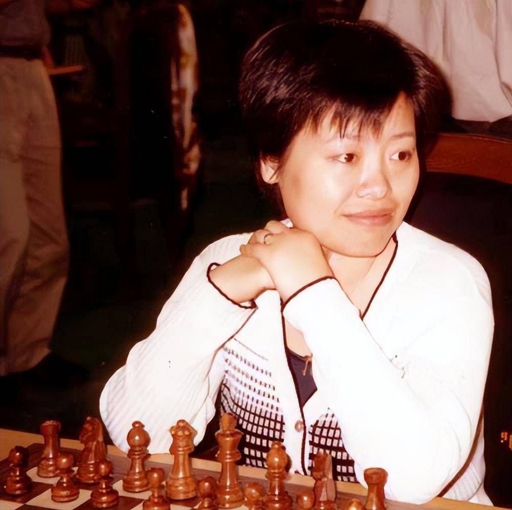 国际象棋冠军谢军老公图片