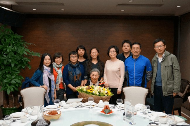 2014年11月3日 孟华老师70岁生日前夕(后排自左至右:尹文涓,马晓冬