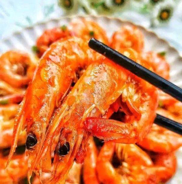 红烧大虾家常做法,虾肉鲜嫩,滋味鲜美,营养又丰富