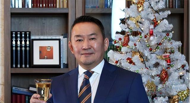 现实版贫民窟的百万富翁,看蒙古国"肌肉"总统——巴特图勒嘎_成为了