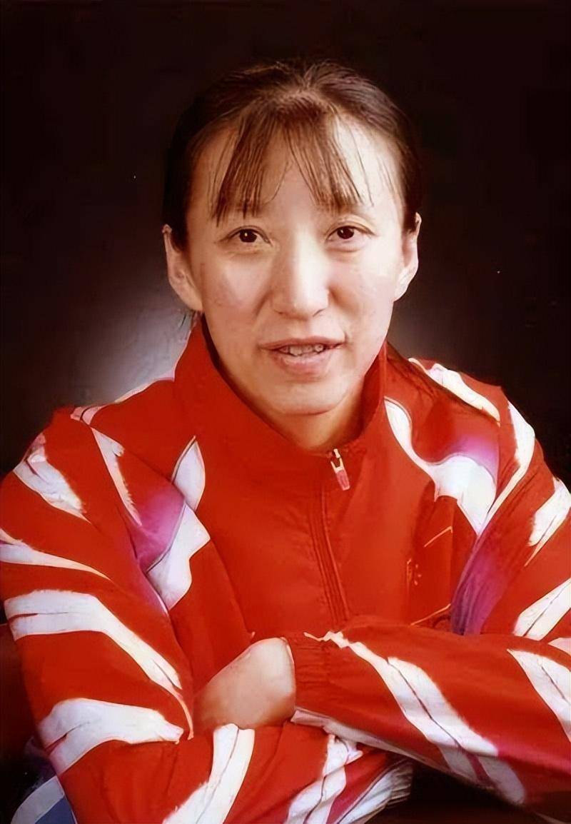 女排名将吴咏梅:运动生涯有坎坷,丈夫曾是男排队员_中国女排_郎平
