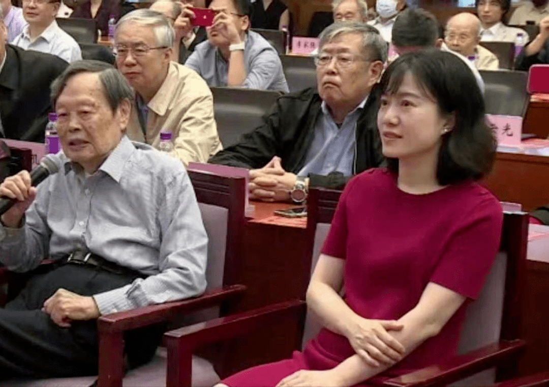 翁帆:我和杨振宁先生的开车冒险经历_香港_海湾_小岛