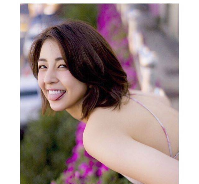 看了南野拓实女友,我为他的足球生涯陷入深深的担忧,你有意见吗_百合