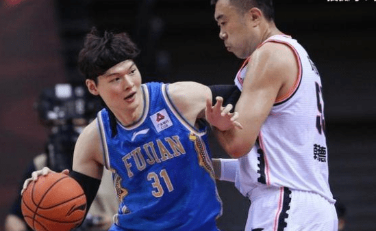 【辽宁男篮最新12人名单:赵继伟,郭艾伦,韩德君,弗格,丛明晨,俞泽辰