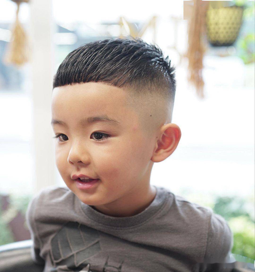 最帅气的小男孩发型19款很百变有型家有儿子的妈妈请收藏