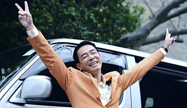 陈小春座驾十几年没换过,真不是"妻管严",这一点值得男人学习_明星