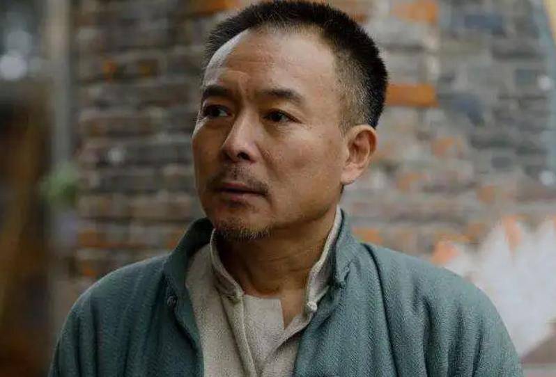 戏骨谢园去世两年,关凌晒珍贵视频悼念落泪,梁天等老演员齐聚_晓琳