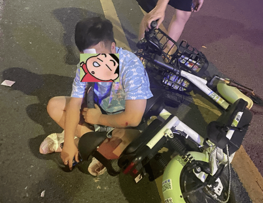 9月14日凌晨4时许,深圳交警接到报警,称刘某驾驶