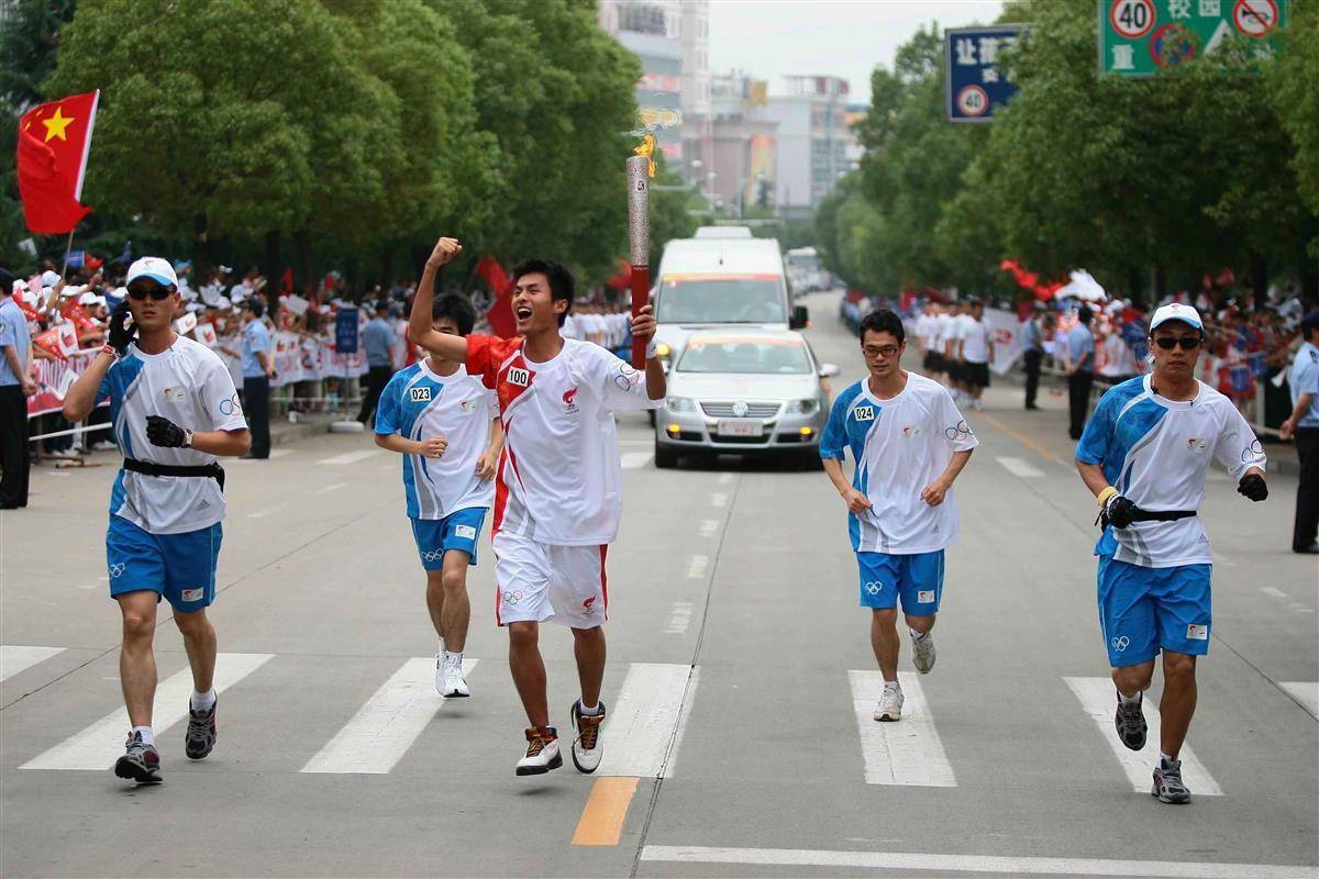 黄牛党“追捧”业余篮球赛门票 俩街球冠军变身城超创始人_张敏_韩冰_武汉