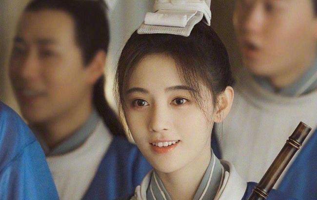 《漂亮书生》后又一女扮男装剧,看清造型,这才是真的女扮男装_鞠婧祎