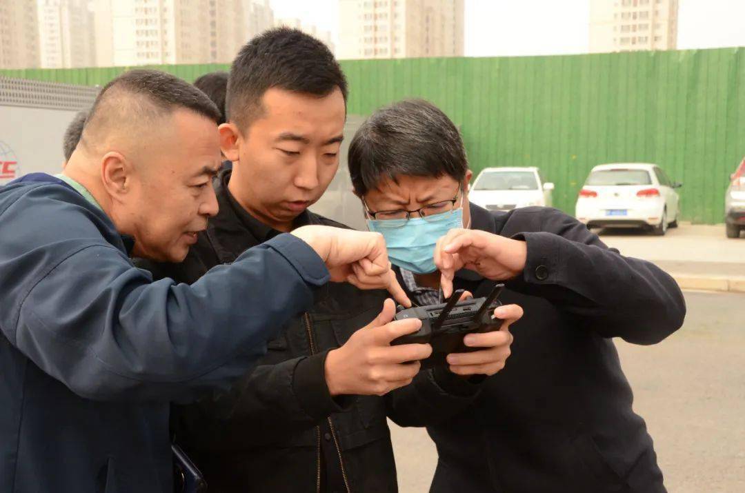 副市长程永平督导检查工地扬尘和非道路移动机械污染防治工作_施工