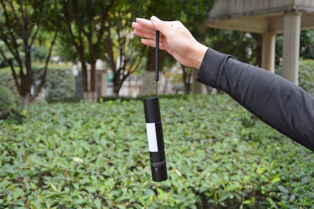 小米米家多功能手电筒测评:带破窗器,能割安全带,守护出行安全