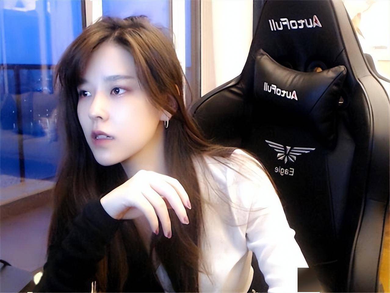 沫子皮肤过敏不请假,只因怕扣工资,直播掀衣服展示过敏部位_身体_水友