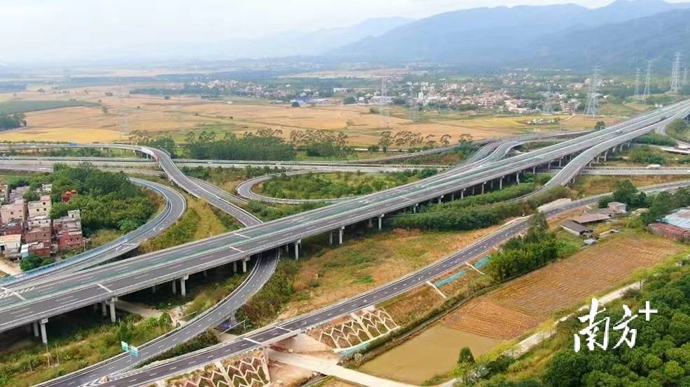 这条H匝道今通车,清新北上往许广高速再也不用绕行啦!_汕湛_车辆_建设