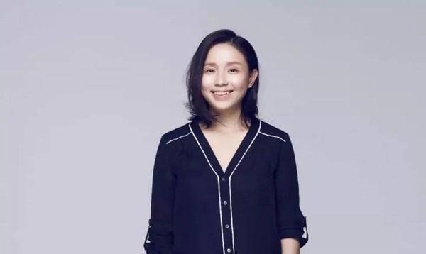 龙丹妮苦恼为什么哇唧唧哇的男艺人越藏越火?