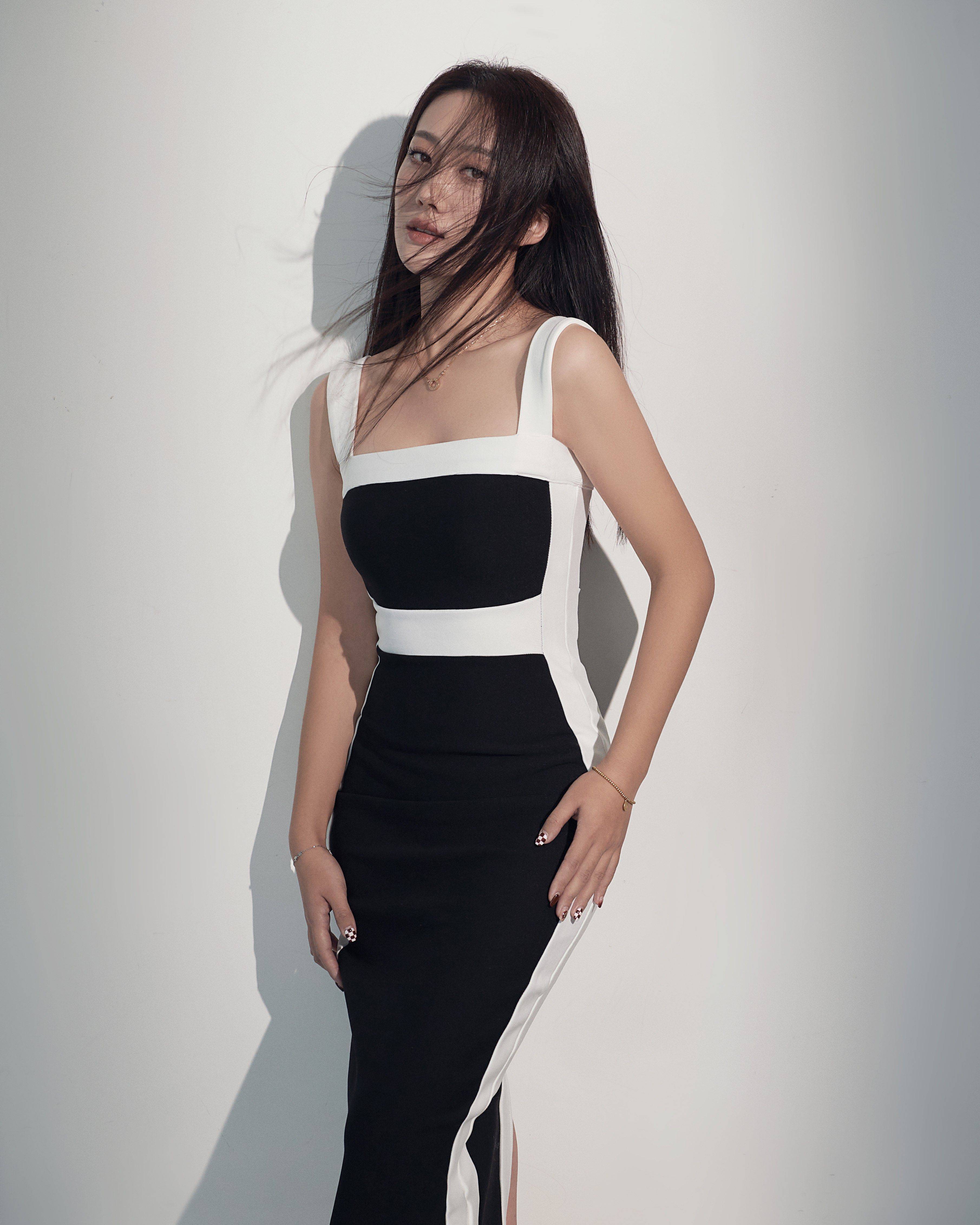 杨小米最新写真大片 满眼柔情故事感满满_电影_镜头_连衣裙