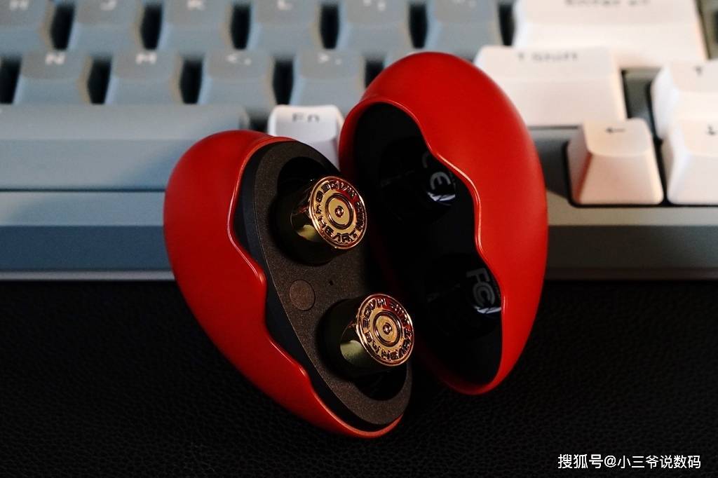 ziim创意心碎耳机:来自未来的科技潮流z时代无线耳机_设计_续航_外