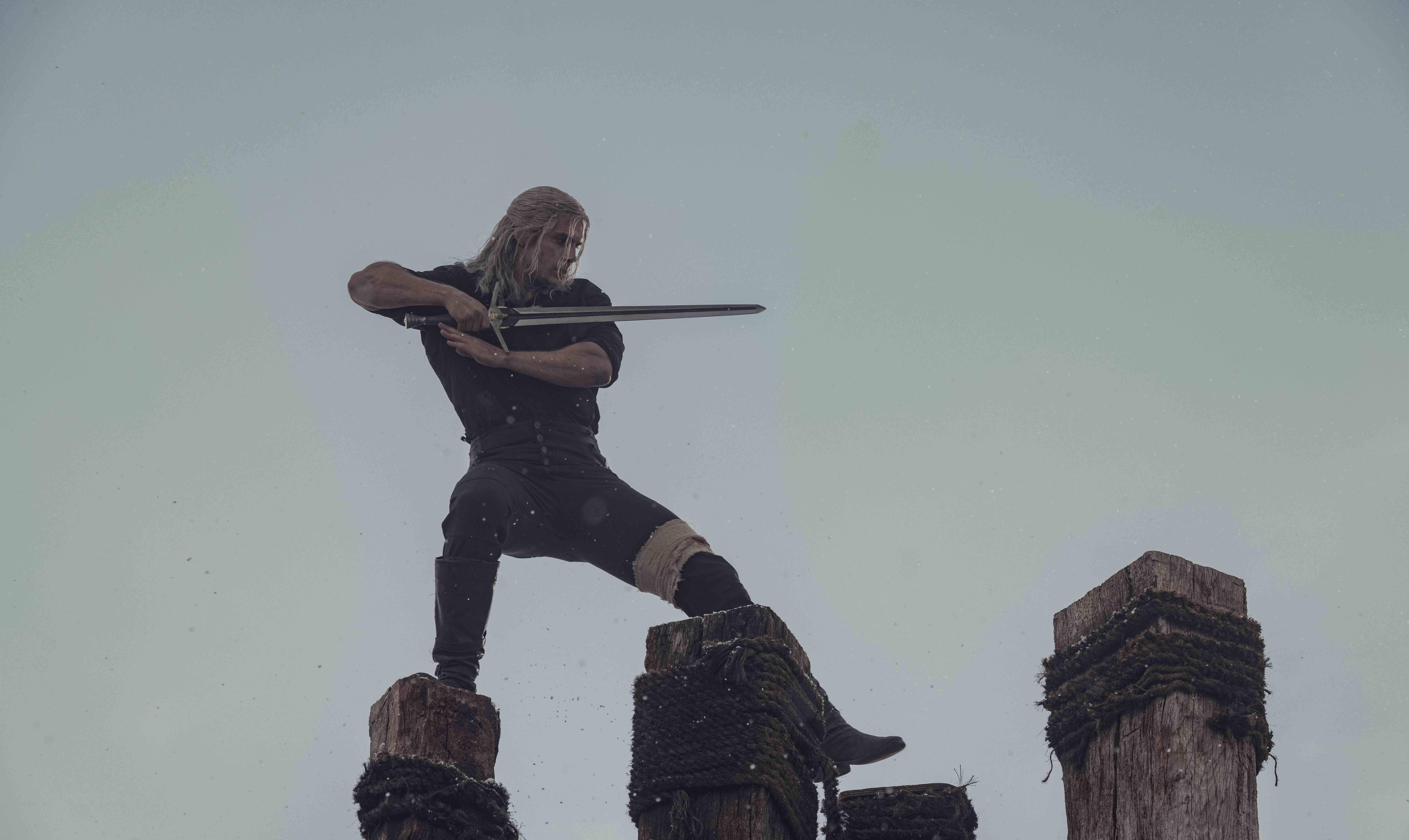 《猎魔人》粉丝发起网上请愿带回亨利卡维尔,请愿人数已超过五万_请愿