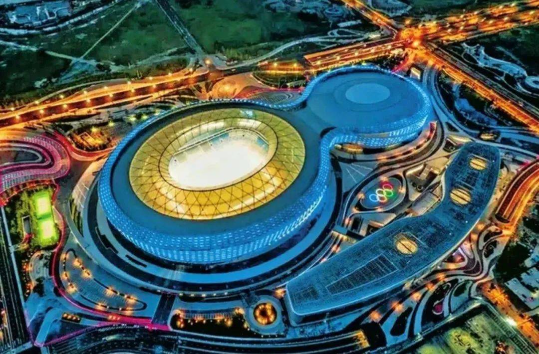 四川省成都市龙泉公证处 曾红霞公证助力集体土地流转 促进大运