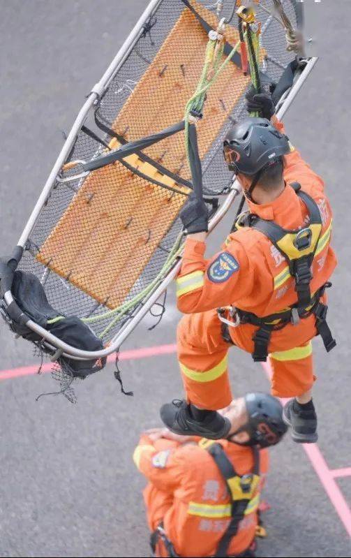 赛事报告丨t型绳索救援急起直追 斩获榜眼_黔东南州_比赛_人员