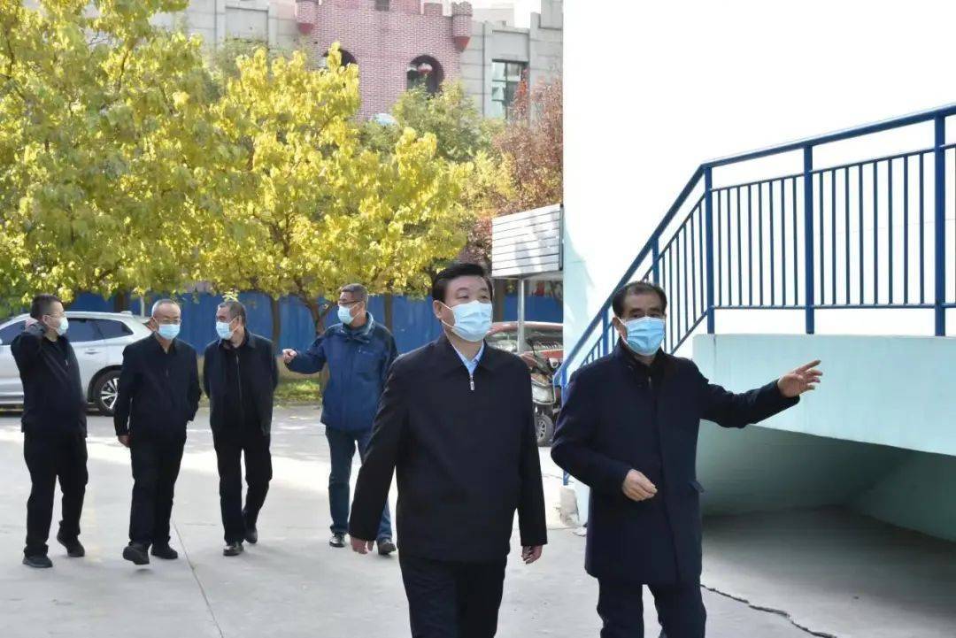 市委常委,副市长温建军一行莅临忻州市第十一中学督导检查_防控_工作