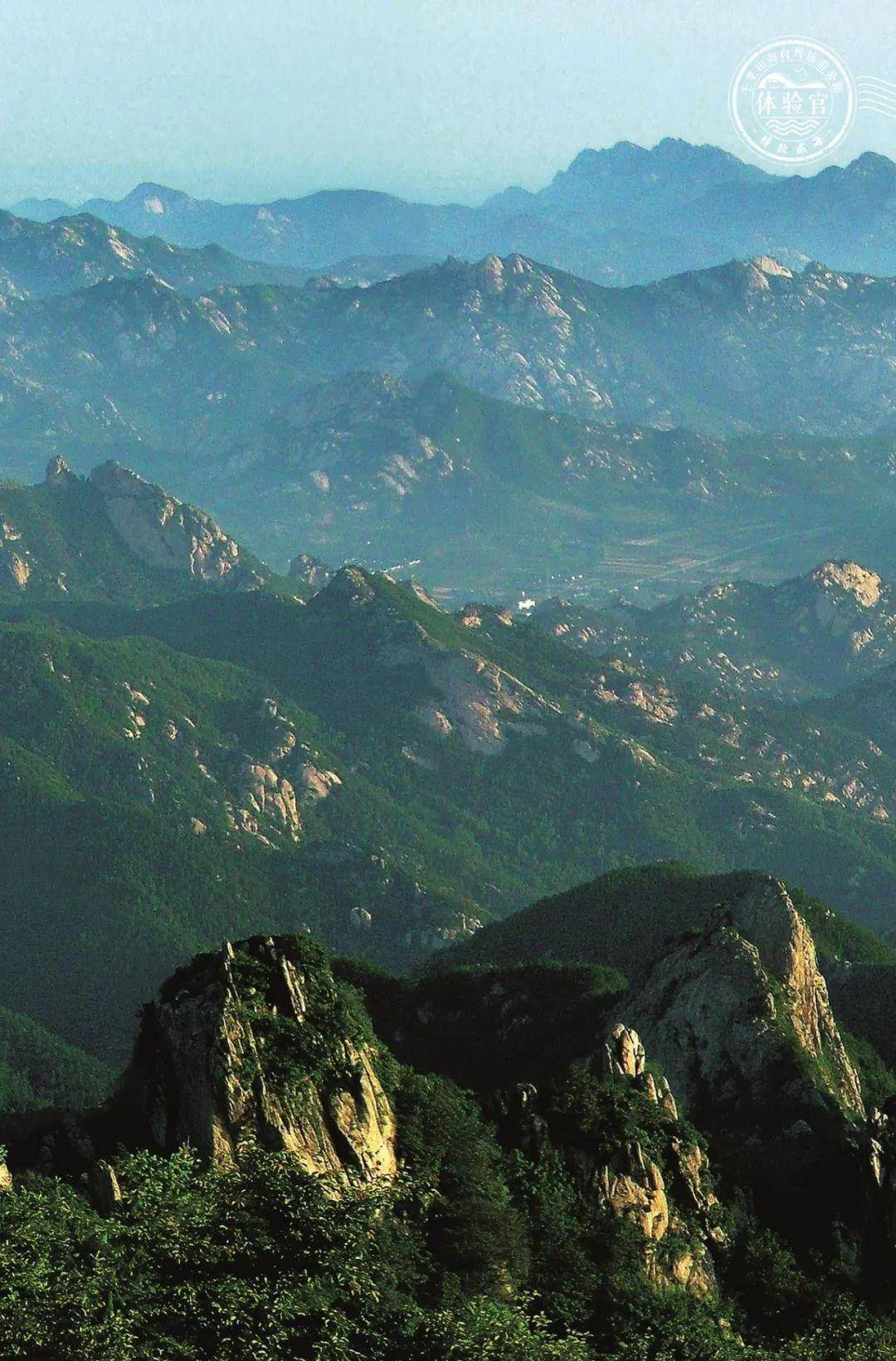 昆嵛山主峰泰礴顶东南麓隋开皇三年在此建六度禅院为千年古刹以