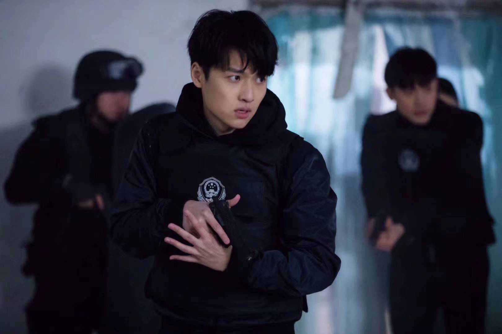 杨天正《跨过鸭绿江》获电视剧"飞天奖"优秀电视剧奖_作品_革命_电影