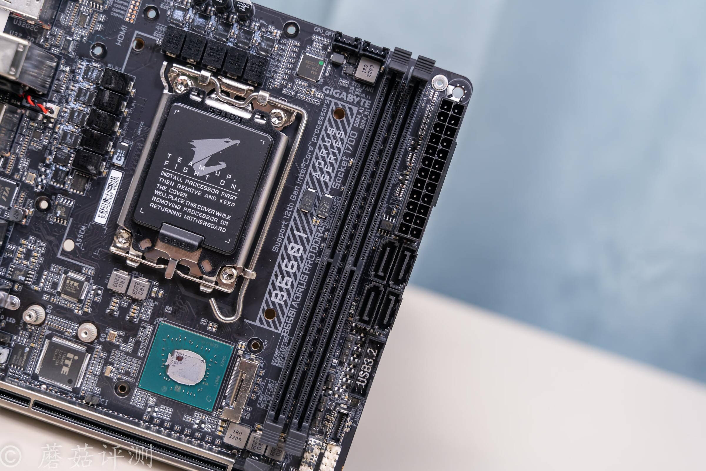 精致小巧,用料出众,技嘉迷你雕b660i aorus pro ddr4主板 拆解评测