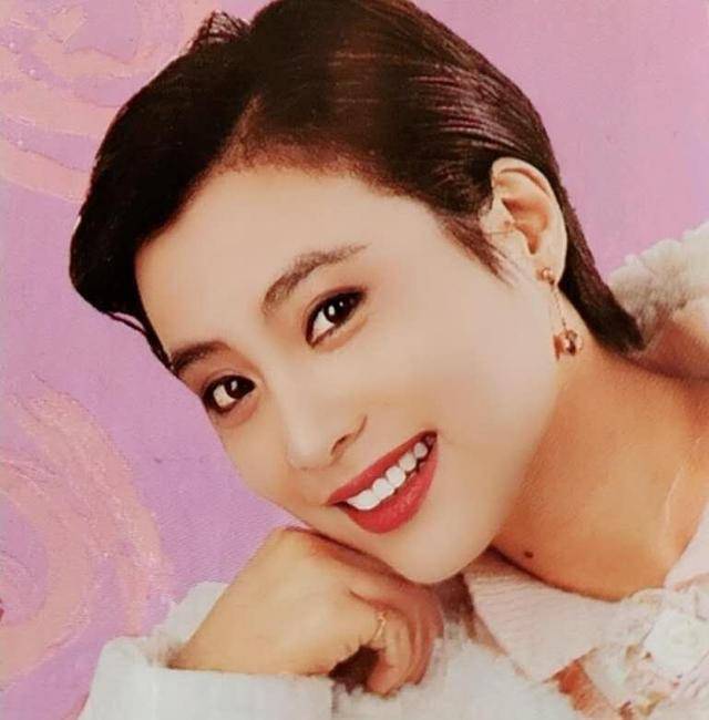 "甜歌皇后"李玲玉,分手后被人揶揄成"怨妇",如今依旧爱唱歌_专辑_胡平