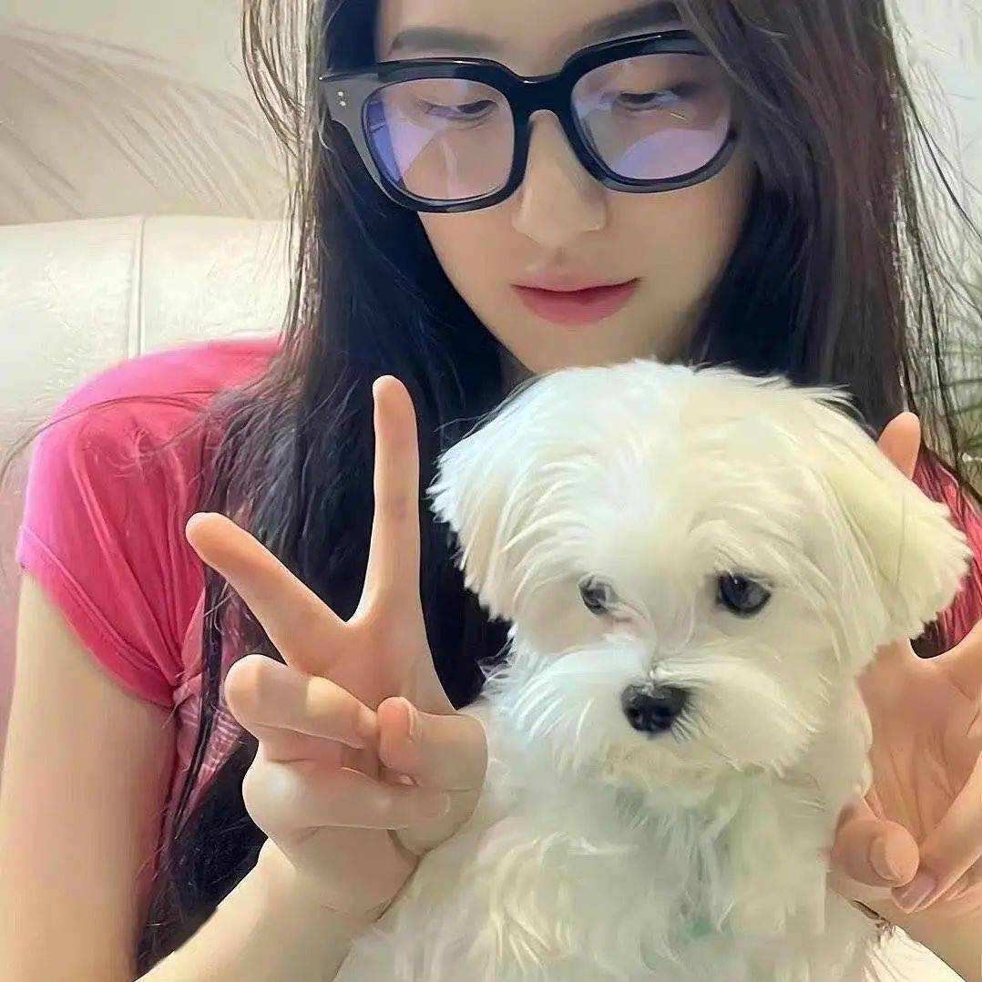 头像| 酷盖和靓女必换的头像 ~_男女_来自_网络