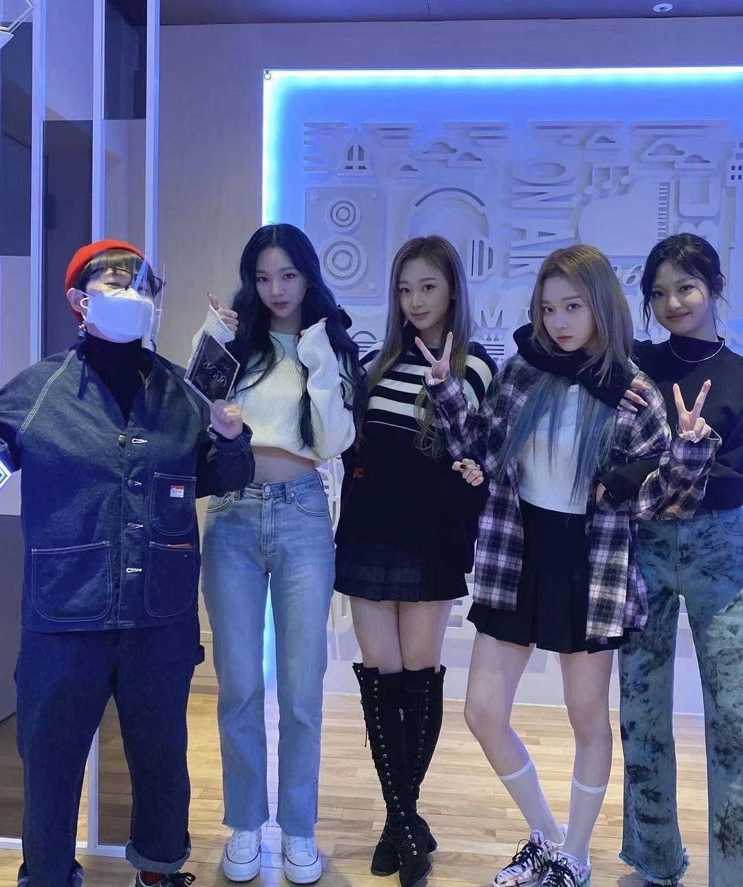 现在国外新女团几乎都是在走crush风格,sm新女团aespa,yg的 blackpink