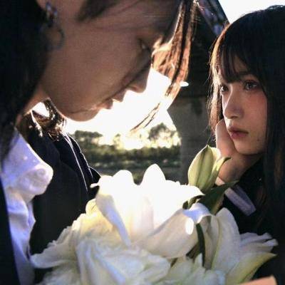 爱情从来都没有舍不舍得 情侣头像男左女右真人