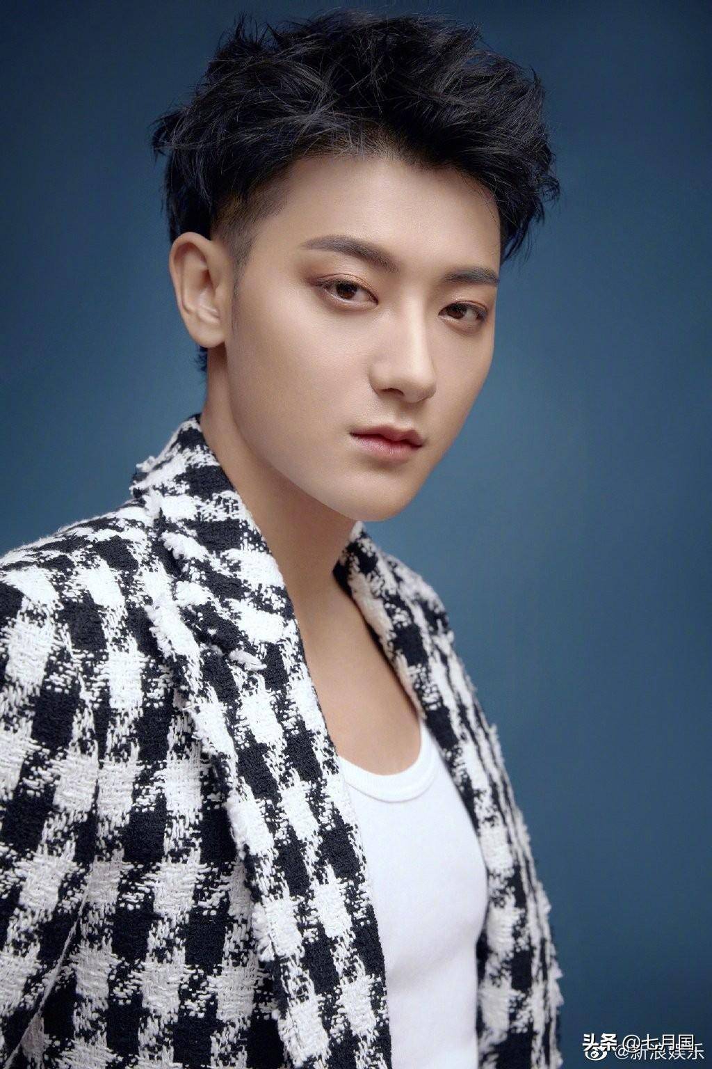 黄子韬硬刚粉丝:粉丝的意见我从来没听过_微博_活动_起因