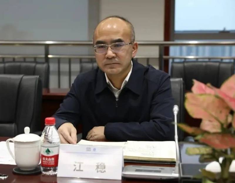 中国葛洲坝集团水泥有限公司杨丹与荆门市东宝区委书记江稳座谈_发展