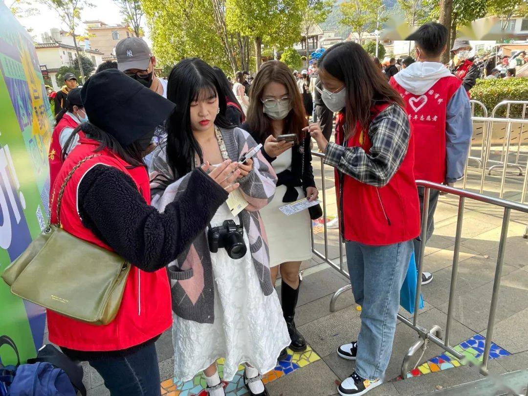 青动态 | 丽江青年志愿者重逢雪山音乐节_服务_进步_互助
