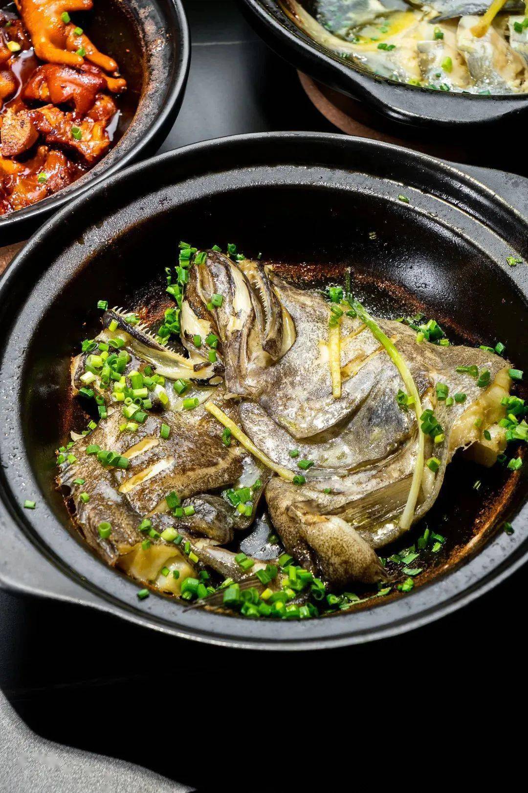 鸦片鱼头 ·温馨提示:来这儿吃饭的人都会被香气所吸引,奶香醇厚的