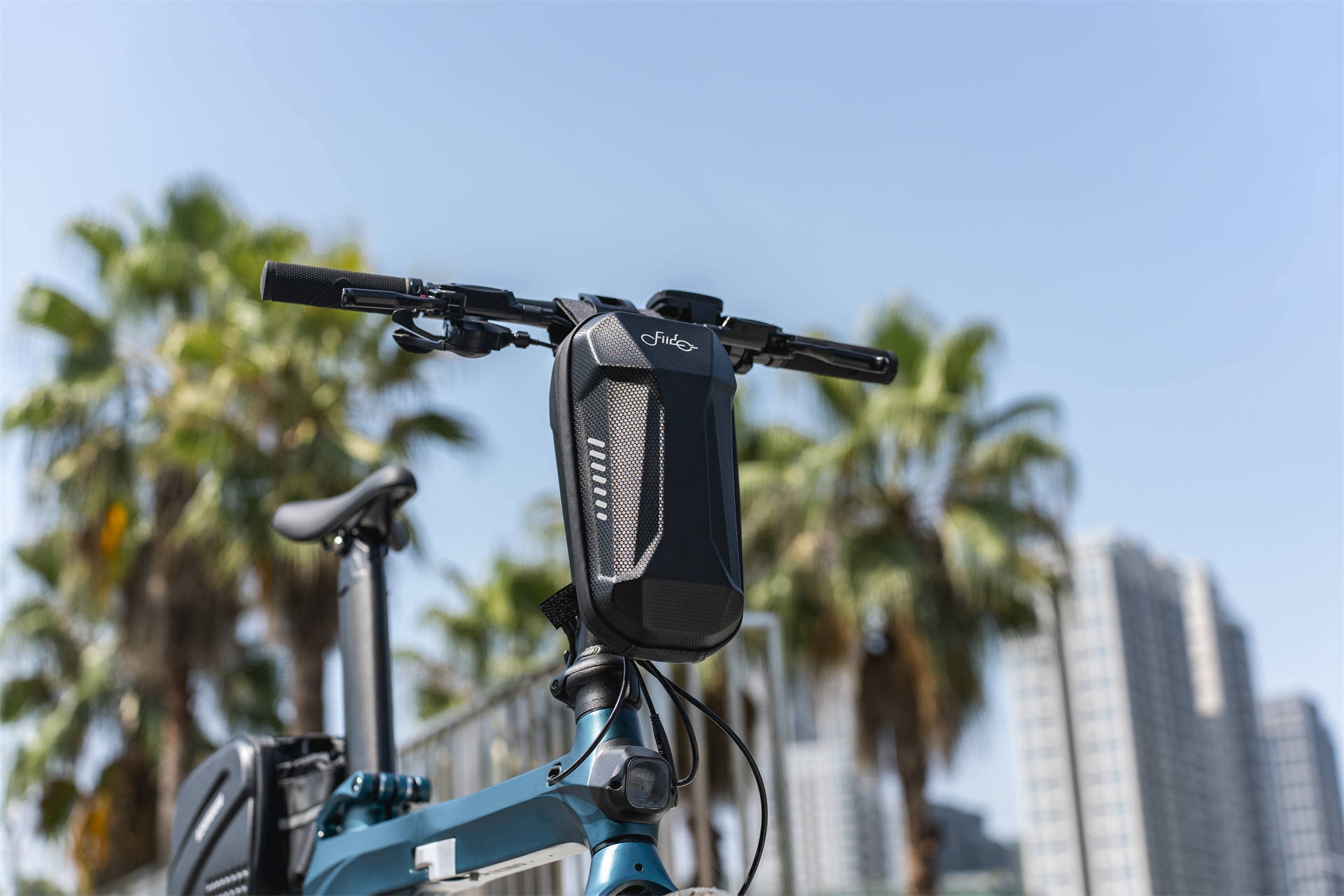 国潮来袭,飞道fiido x折叠电动自行车,续航130公里,享誉国内外