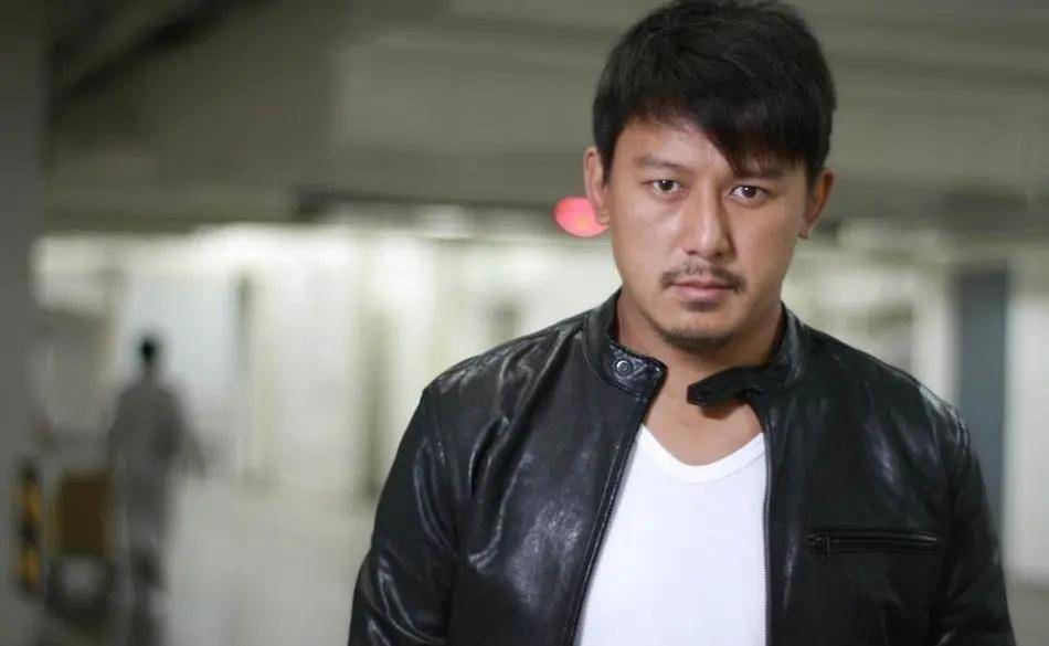 他是《刁蛮公主》中的男神,14年后发福认不出,却被舅舅葛优力捧_吕行