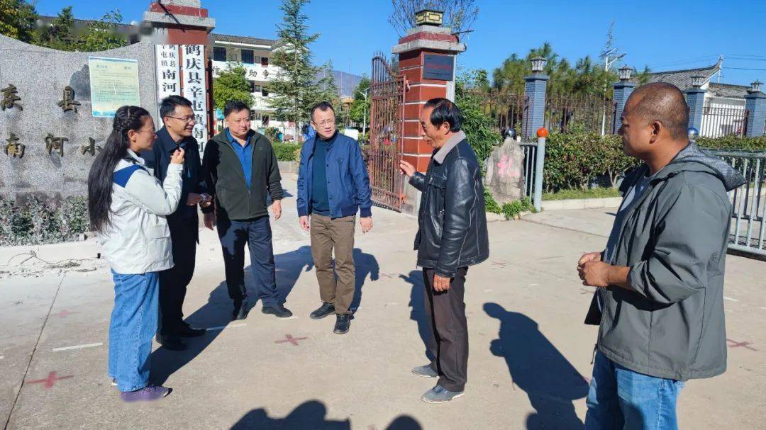 省气象局验收组到鹤庆县开展农村防雷减灾示范工程验收和防雷科普宣传