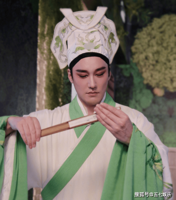 51岁胡兵刮胡子扮梁山伯,却因五官立体被嘲太娘,像西门庆_胡军_男人