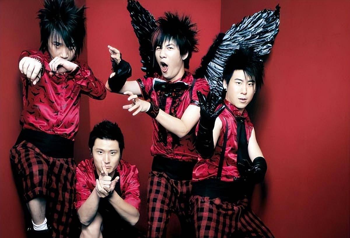 大张伟:我这辈子最正确的决定,就是娶了经纪人当老婆_父母_向付翀