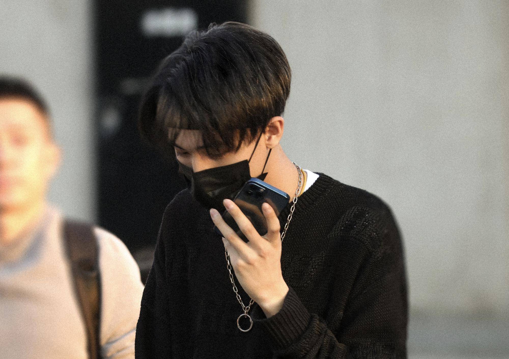 秦霄贤综艺扎堆,《美味夜行侠》刚收官,新综艺无缝接档_版型_身材