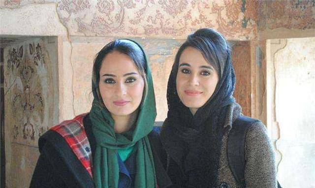 4年前,湖南小伙撞倒伊朗老太太,对方要求娶她两女儿,近况如何_宋楚英